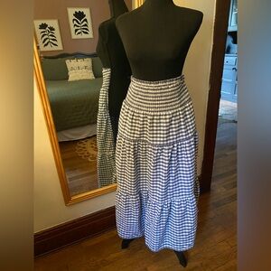 Universal Thread blue&white gingham skirt…size M…34”L…4” elastic band at waist